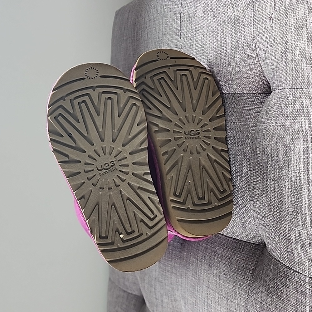 UGG Boots - Picture 4 of 5